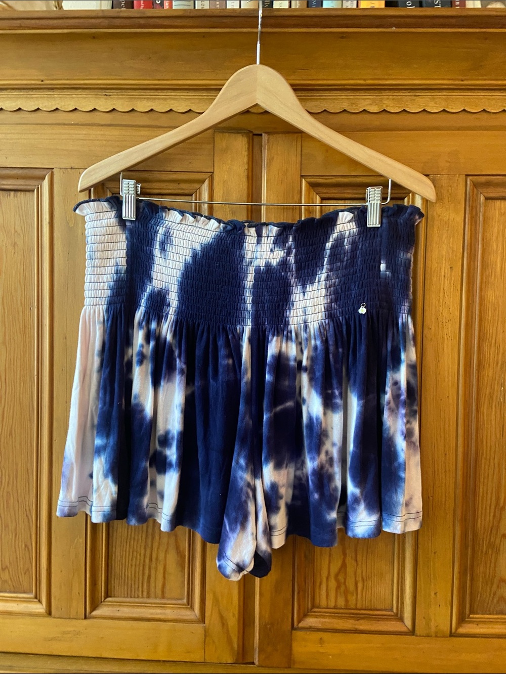 NATURAL LIFE Navy Blue and White Tie-Dye Smocked Shorts EUC XL 💙